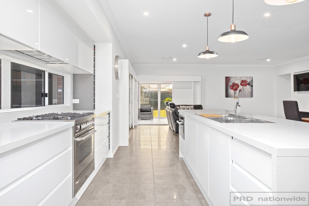 38 Mistfly Street CHISHOLM 10