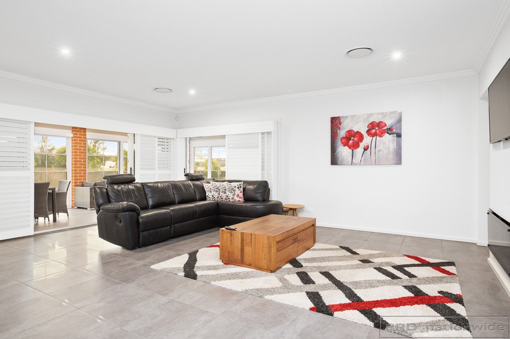 38 Mistfly Street CHISHOLM 12