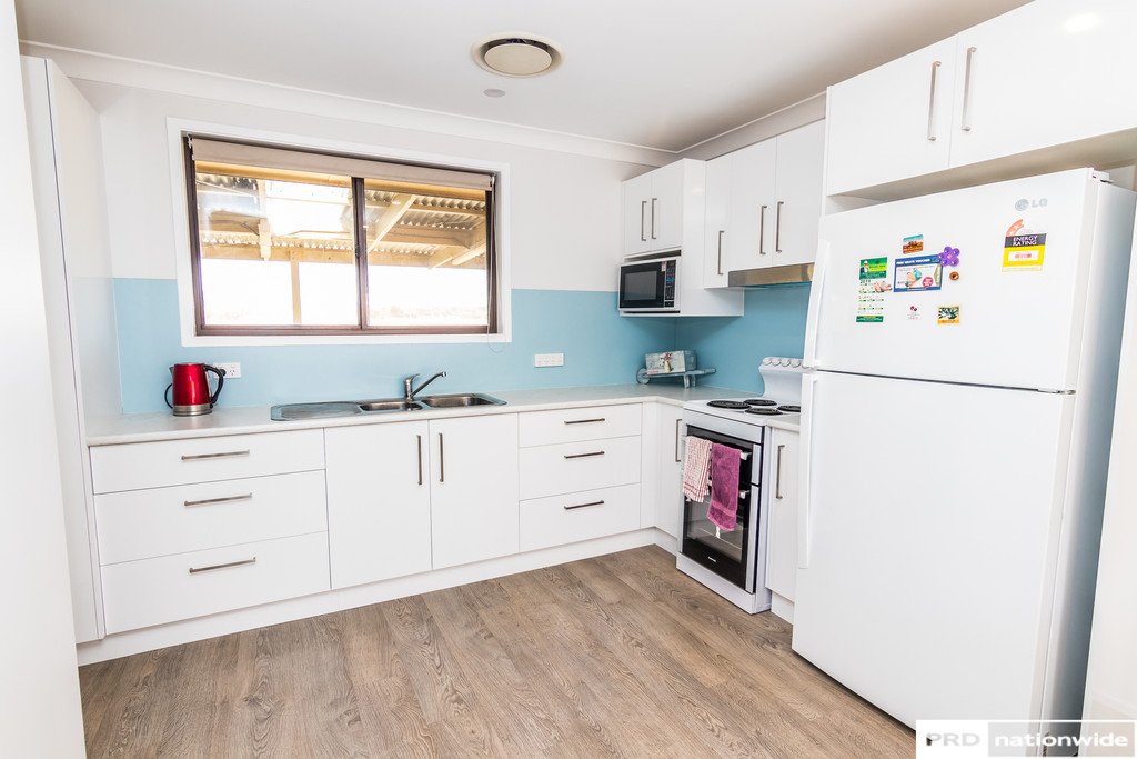 38 Mullumbimby Close TAMWORTH 7