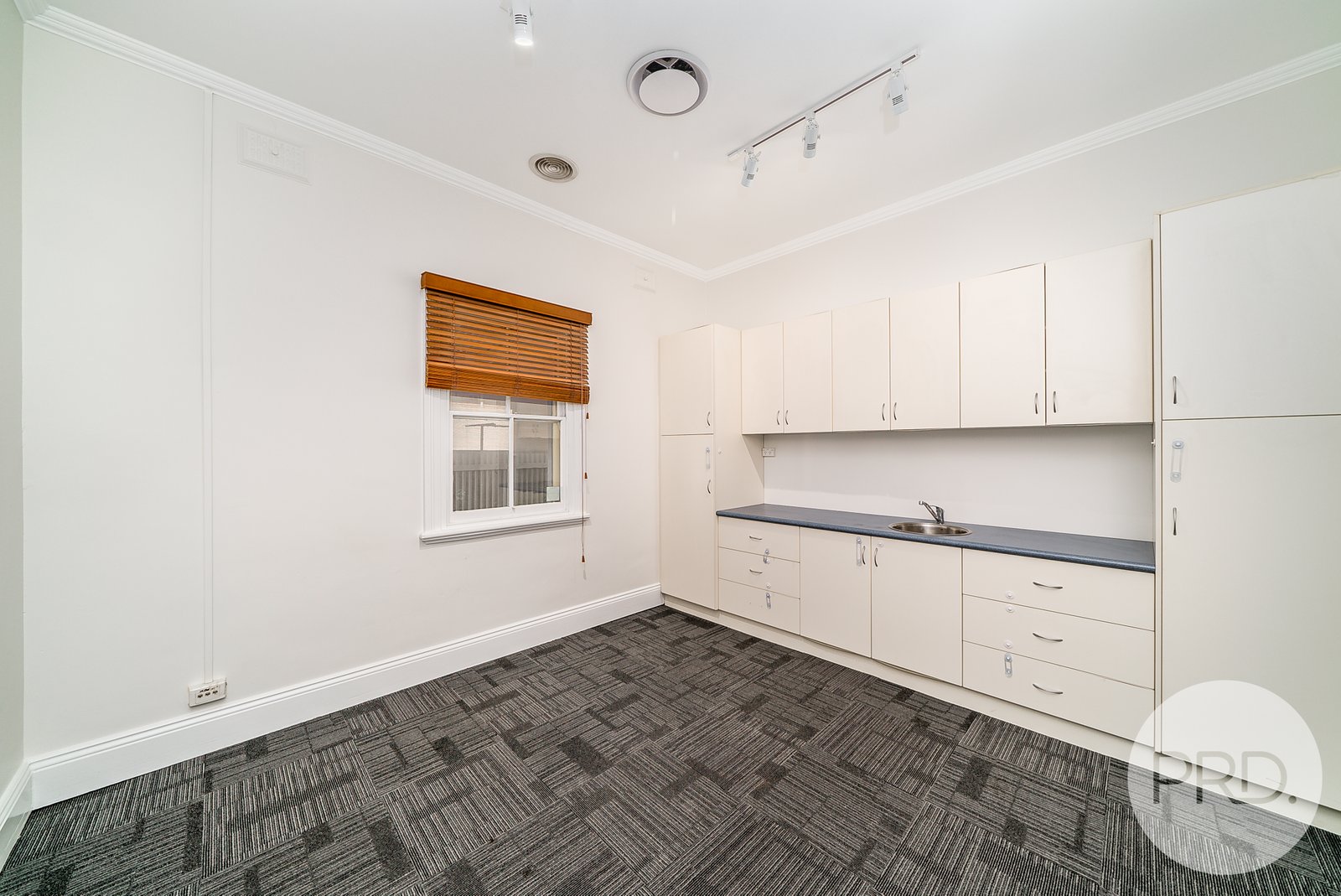 38 Murray Street WAGGA WAGGA 5