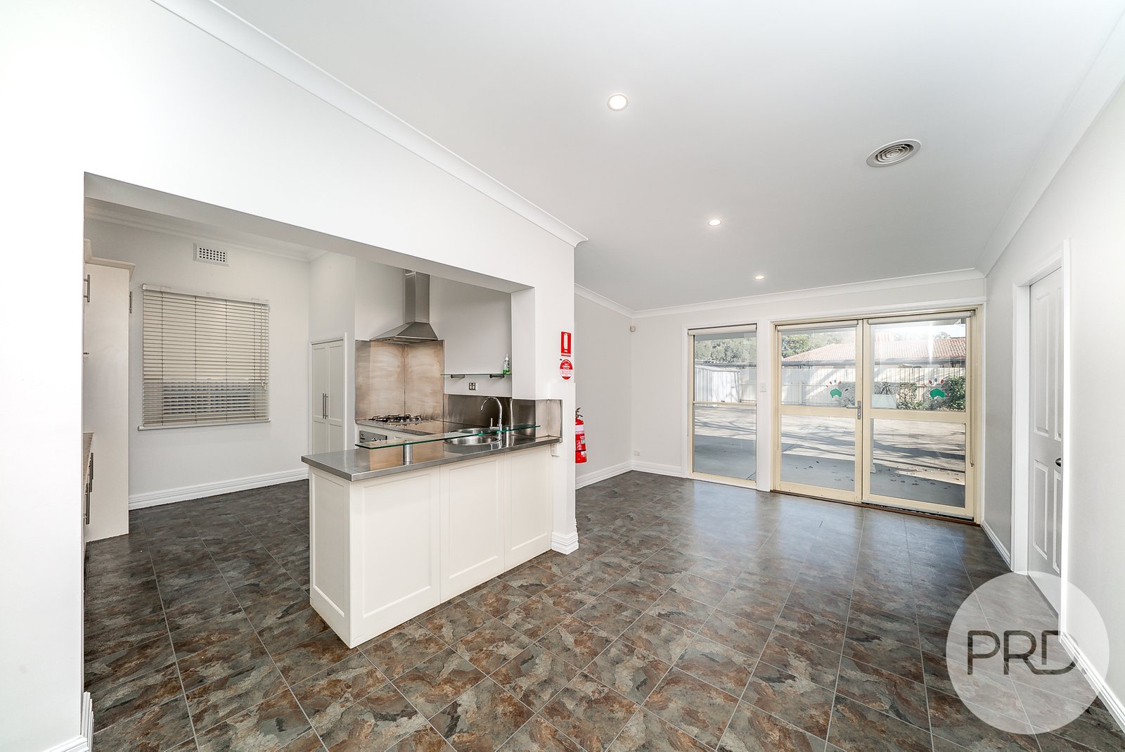 38 Murray Street WAGGA WAGGA 9