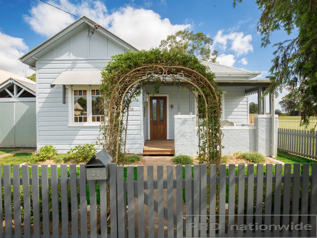 38 Nillo Street LORN 2