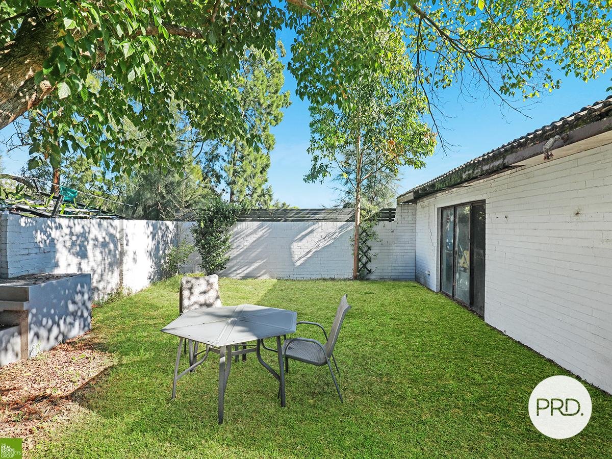 38 Oak Street ALBION PARK RAIL 8