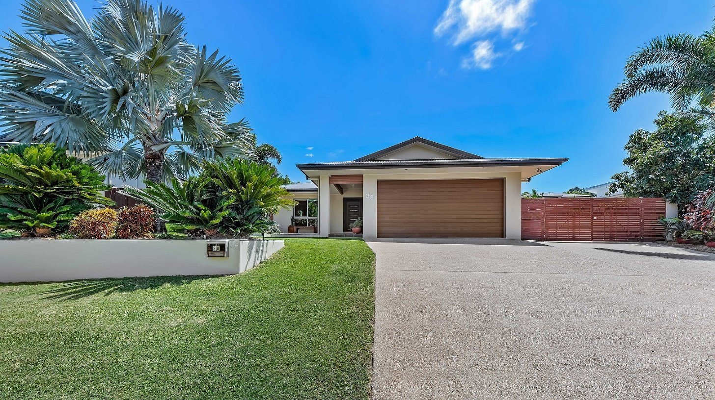 38 Parker Road CANNONVALE 2