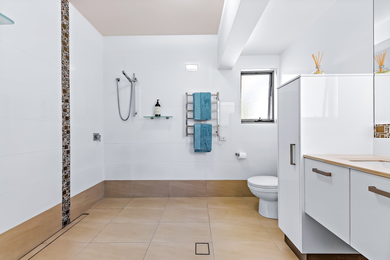 38 Parker Road CANNONVALE 13