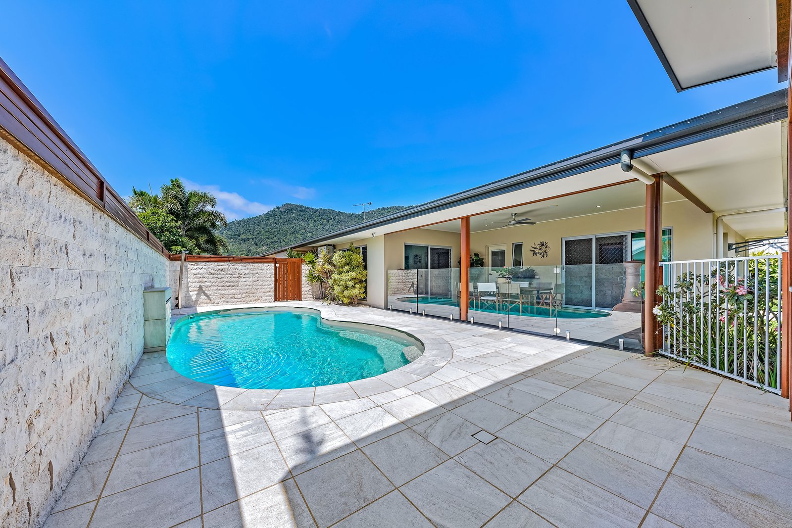38 Parker Road CANNONVALE 17