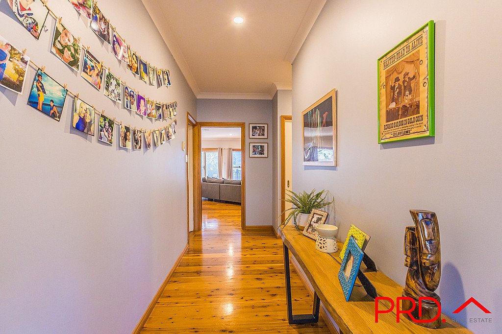 38 Peregrine Avenue TAMWORTH 9