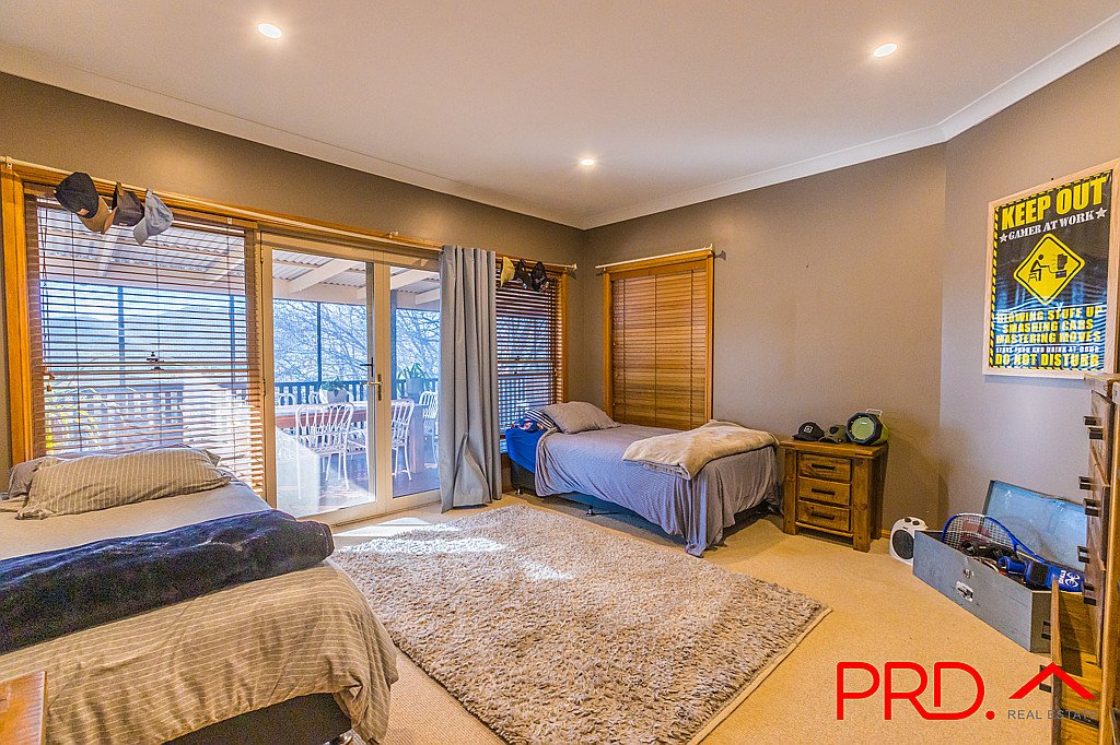 38 Peregrine Avenue TAMWORTH 14