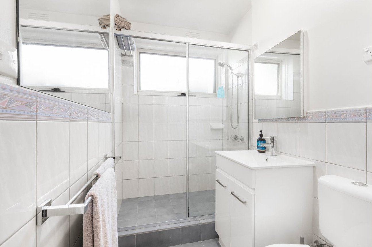 Real Estate and Property in 3/8 Pine Avenue, Elwood, VIC