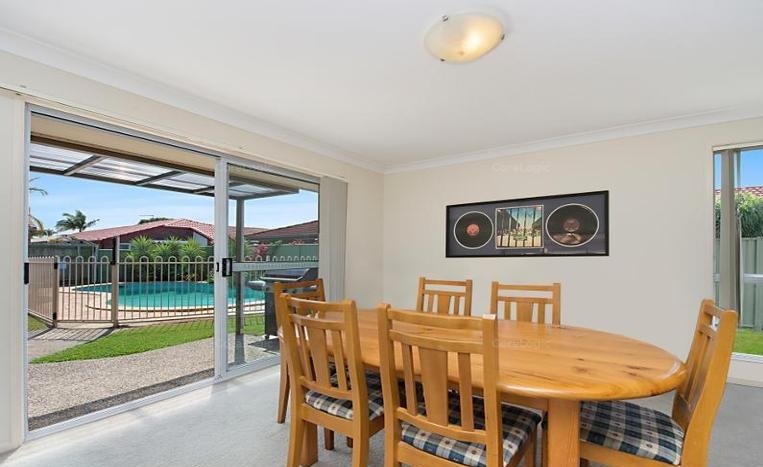 38 Pintail Crescent BURLEIGH WATERS 3