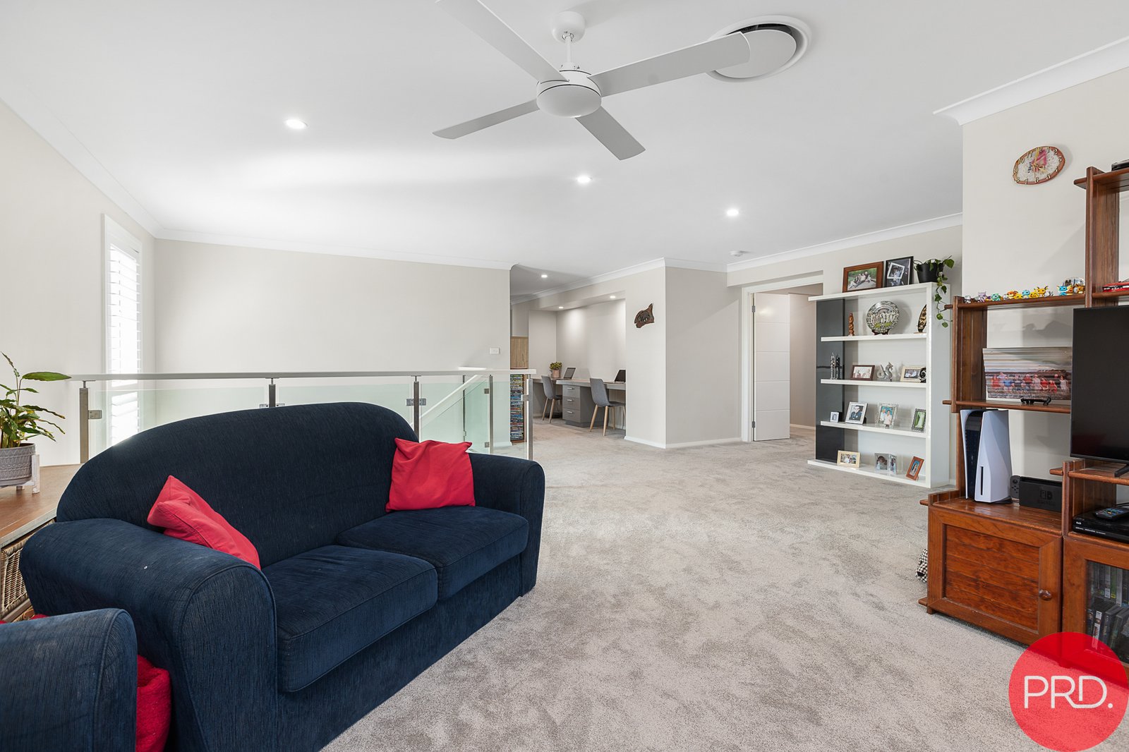 38 Plover Circuit, ABERGLASSLYN NSW 2320