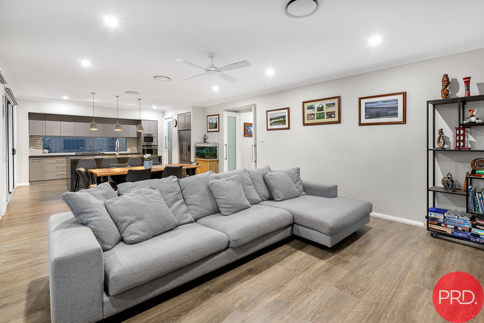 38 Plover Circuit, ABERGLASSLYN NSW 2320