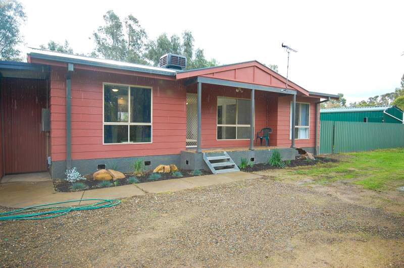 38 Railway Street, The Rock  THE ROCK 1