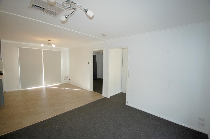 38 Railway Street, The Rock  THE ROCK 6