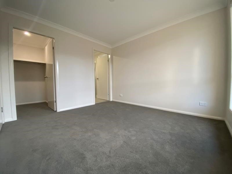 38 Reginald Drive TAMWORTH 2