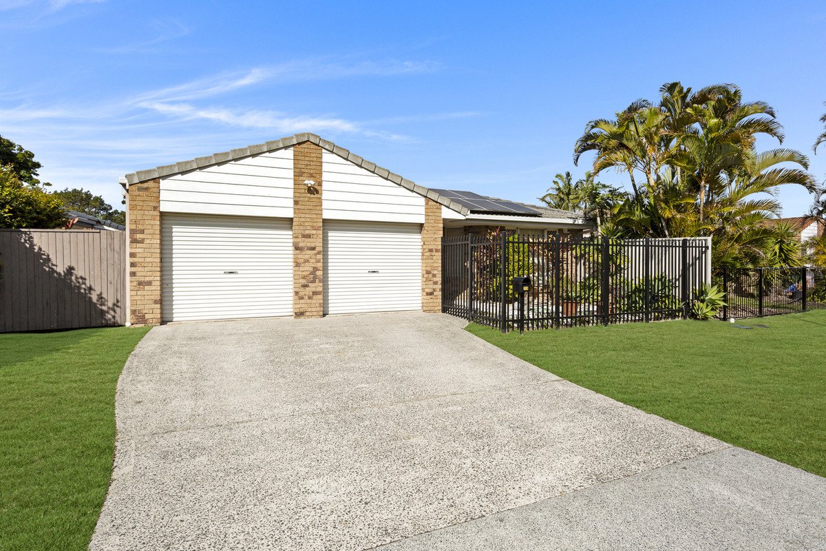 38 Roundelay Drive VARSITY LAKES 2