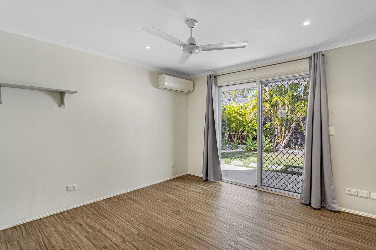 38 Roundelay Drive VARSITY LAKES 6