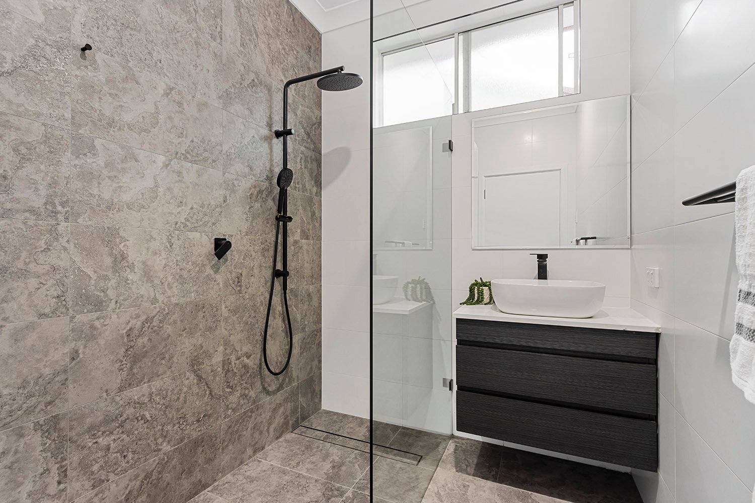 38 Seaforth Avenue OATLEY 6