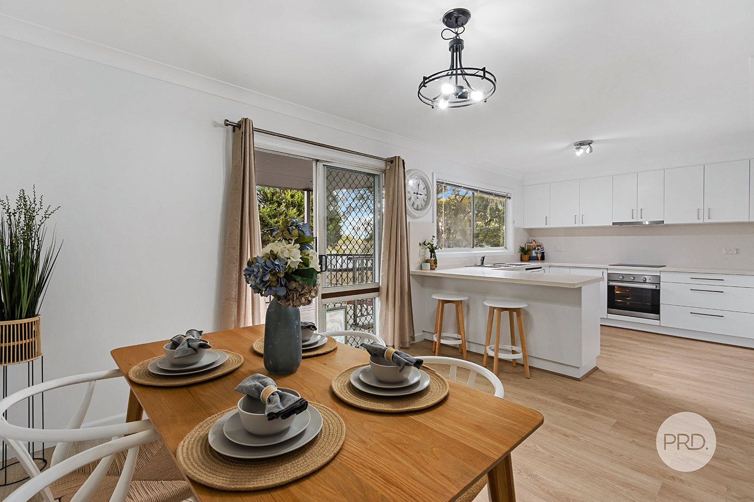 38 Seaforth Avenue OATLEY 8