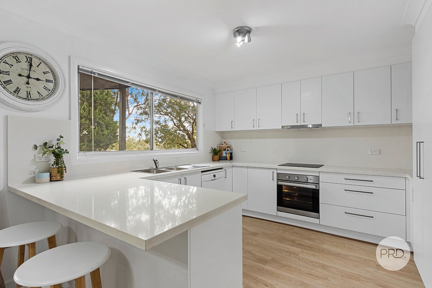 38 Seaforth Avenue OATLEY 9