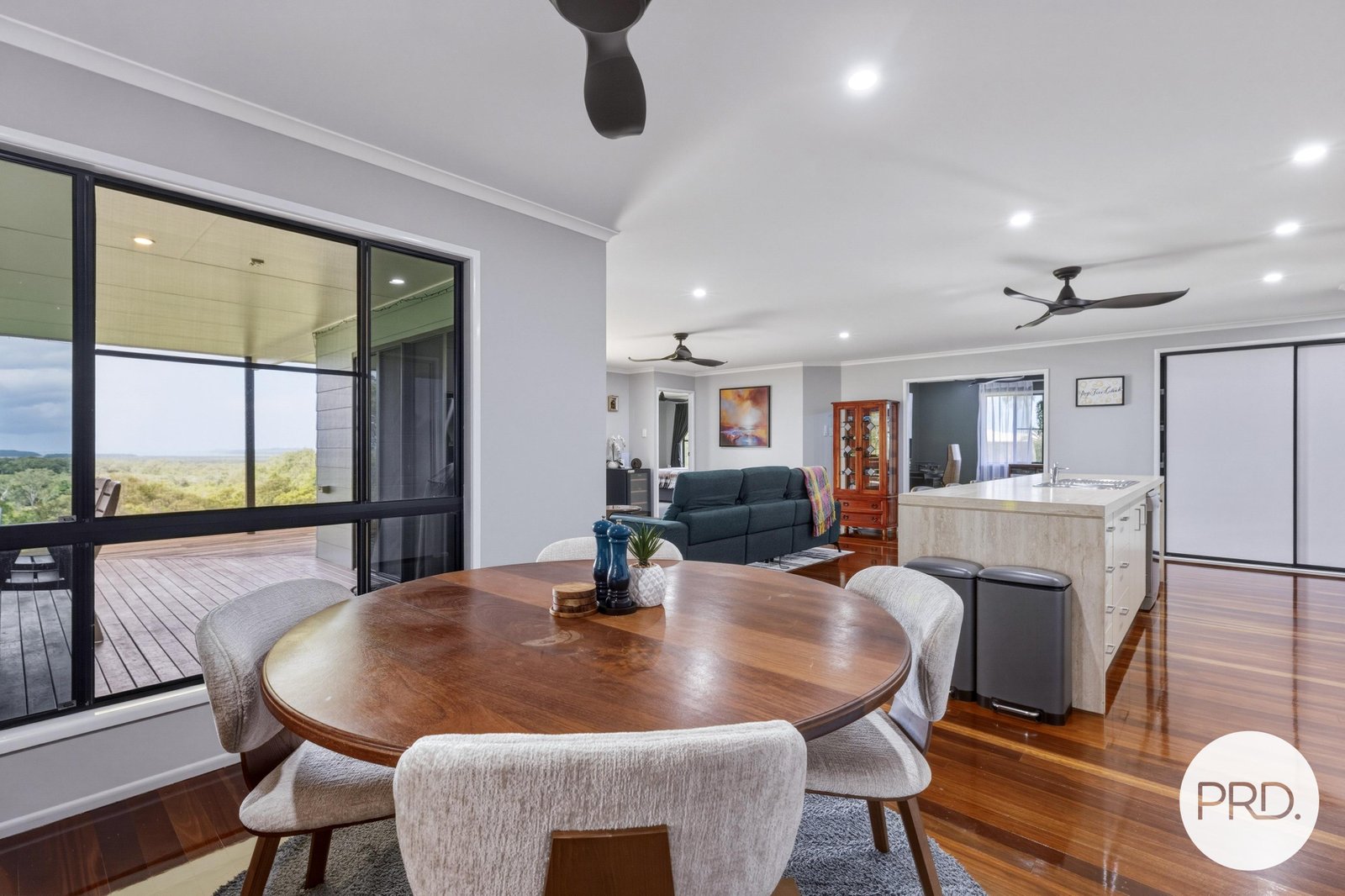 38 Seaview Court SARINA 4