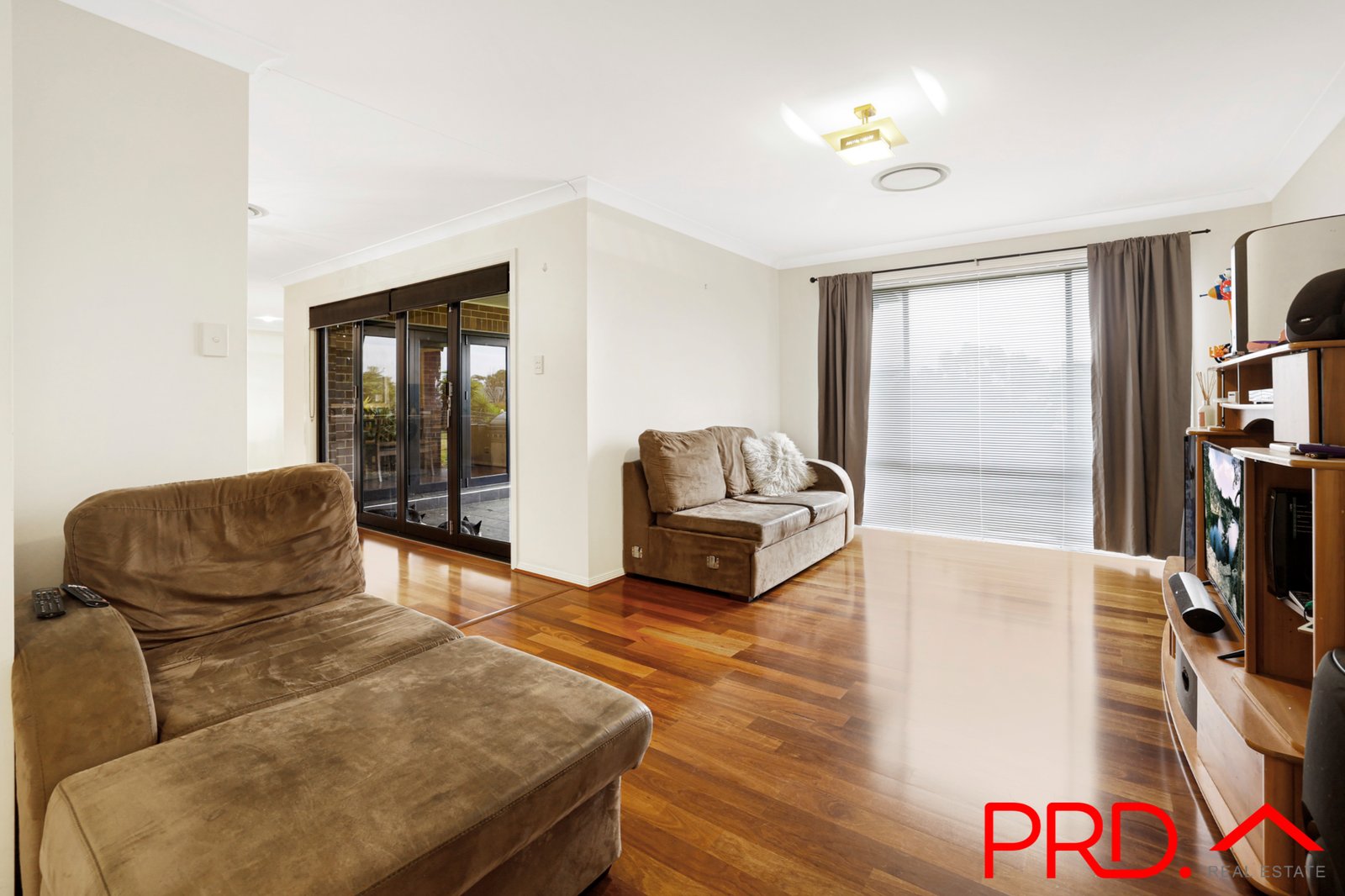 38 Sequoia Drive TAMWORTH 7