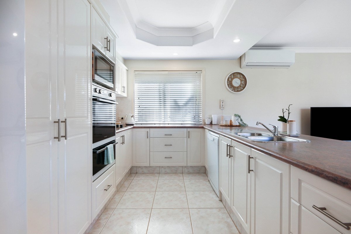 38 Shoalwater Court Burleigh Waters 7