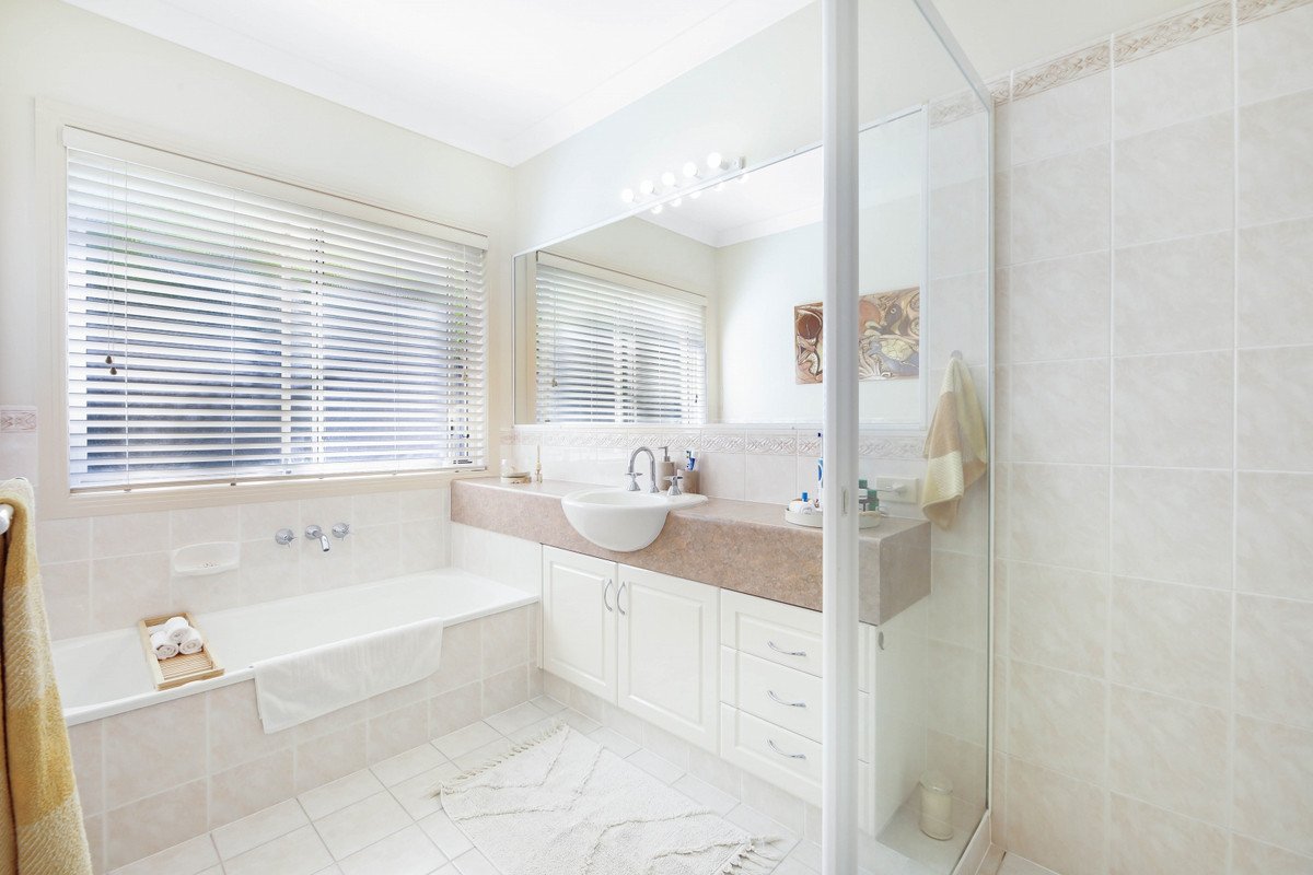 38 Shoalwater Court Burleigh Waters 15