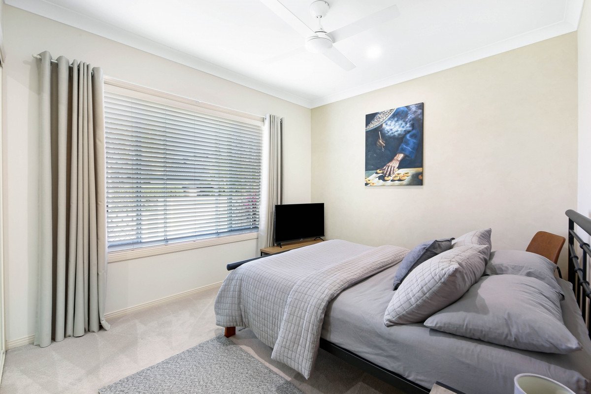 38 Shoalwater Court Burleigh Waters 16