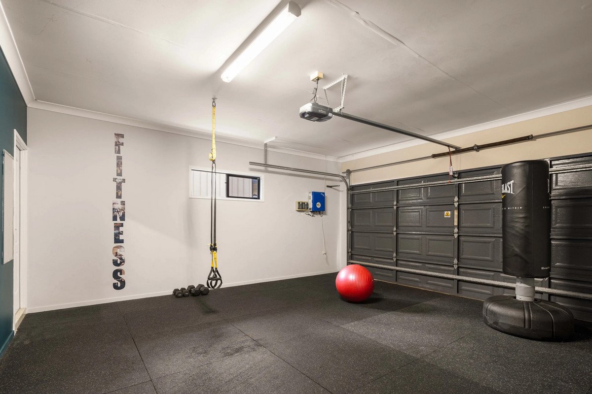 38 Sky Royal Terrace BURLEIGH HEADS 28