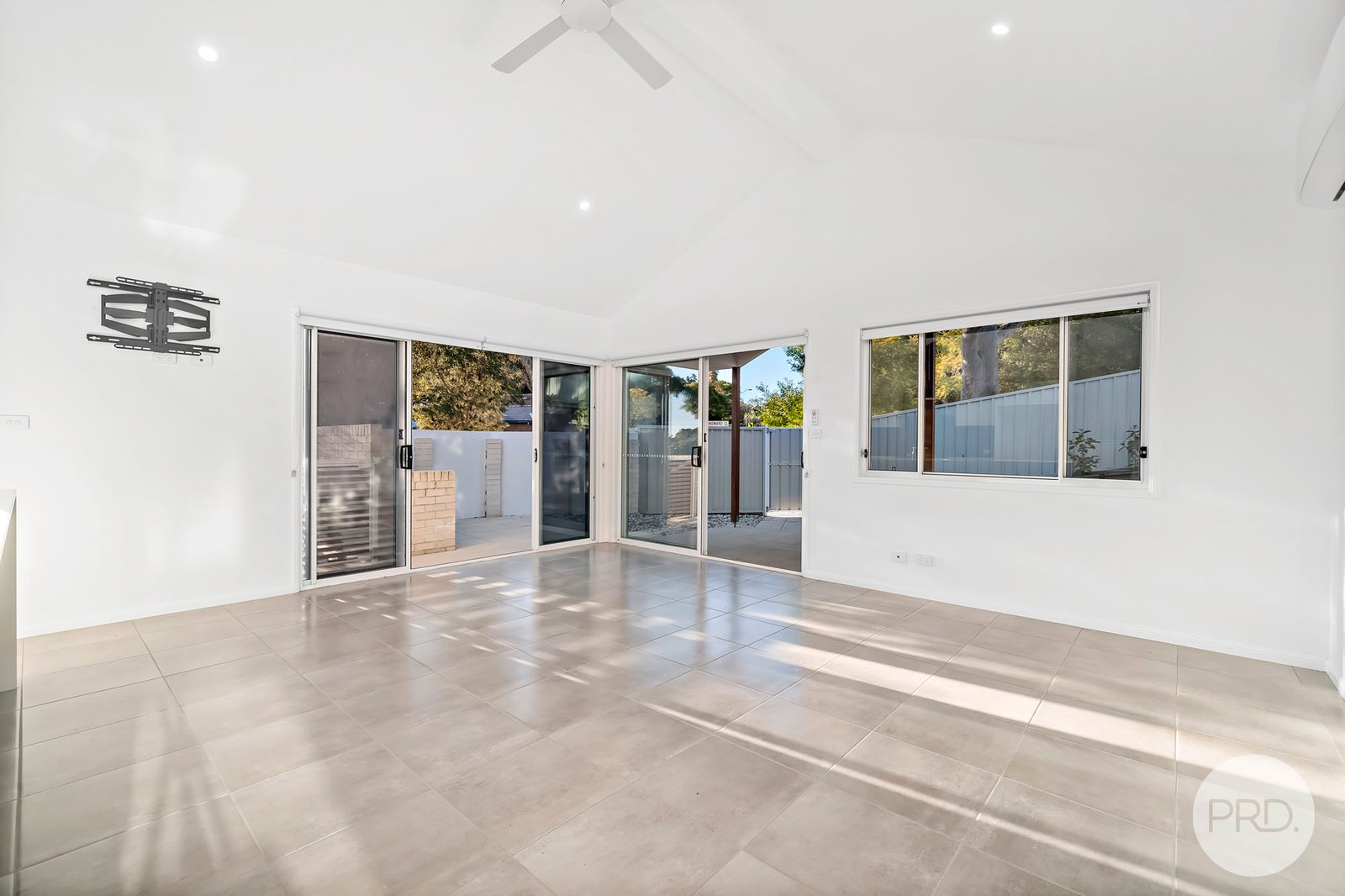 38 Spinnaker Way CORLETTE 3