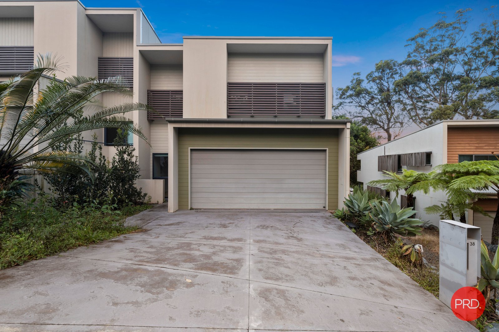 38 Summit Drive COFFS HARBOUR 1