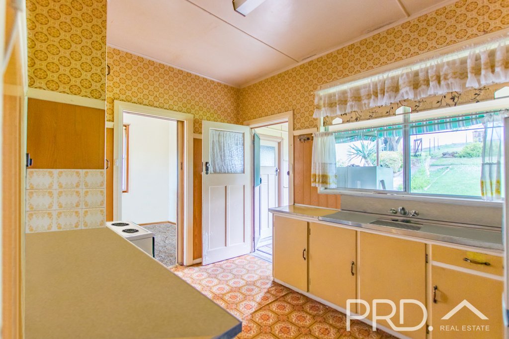 38 Sunnyside Ave  BATLOW 5