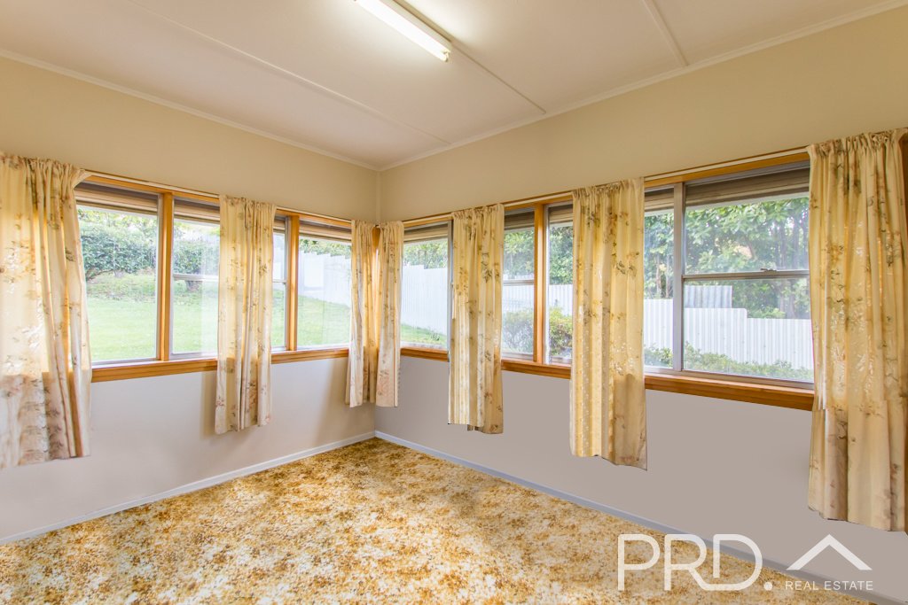 38 Sunnyside Ave  BATLOW 10