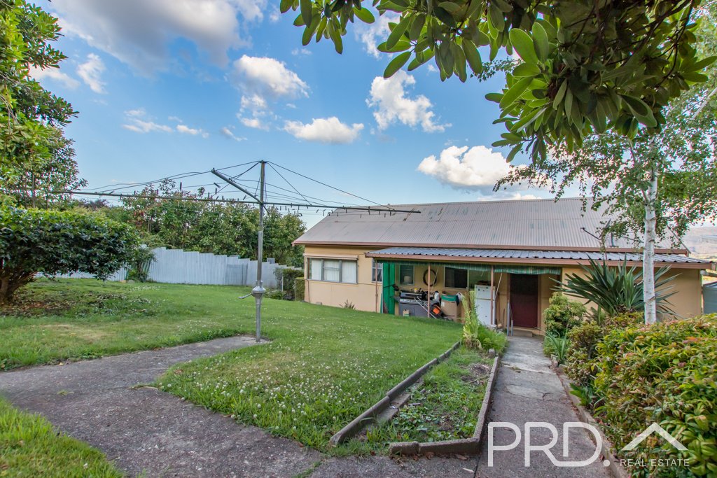 38 Sunnyside Ave  BATLOW 14