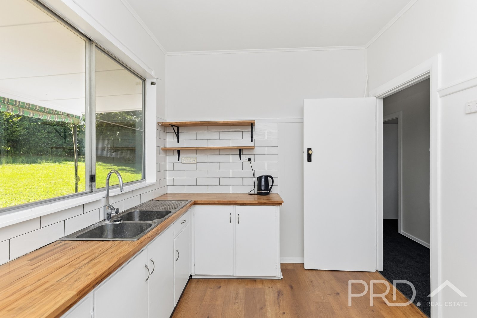 38 Sunnyside Avenue BATLOW 6