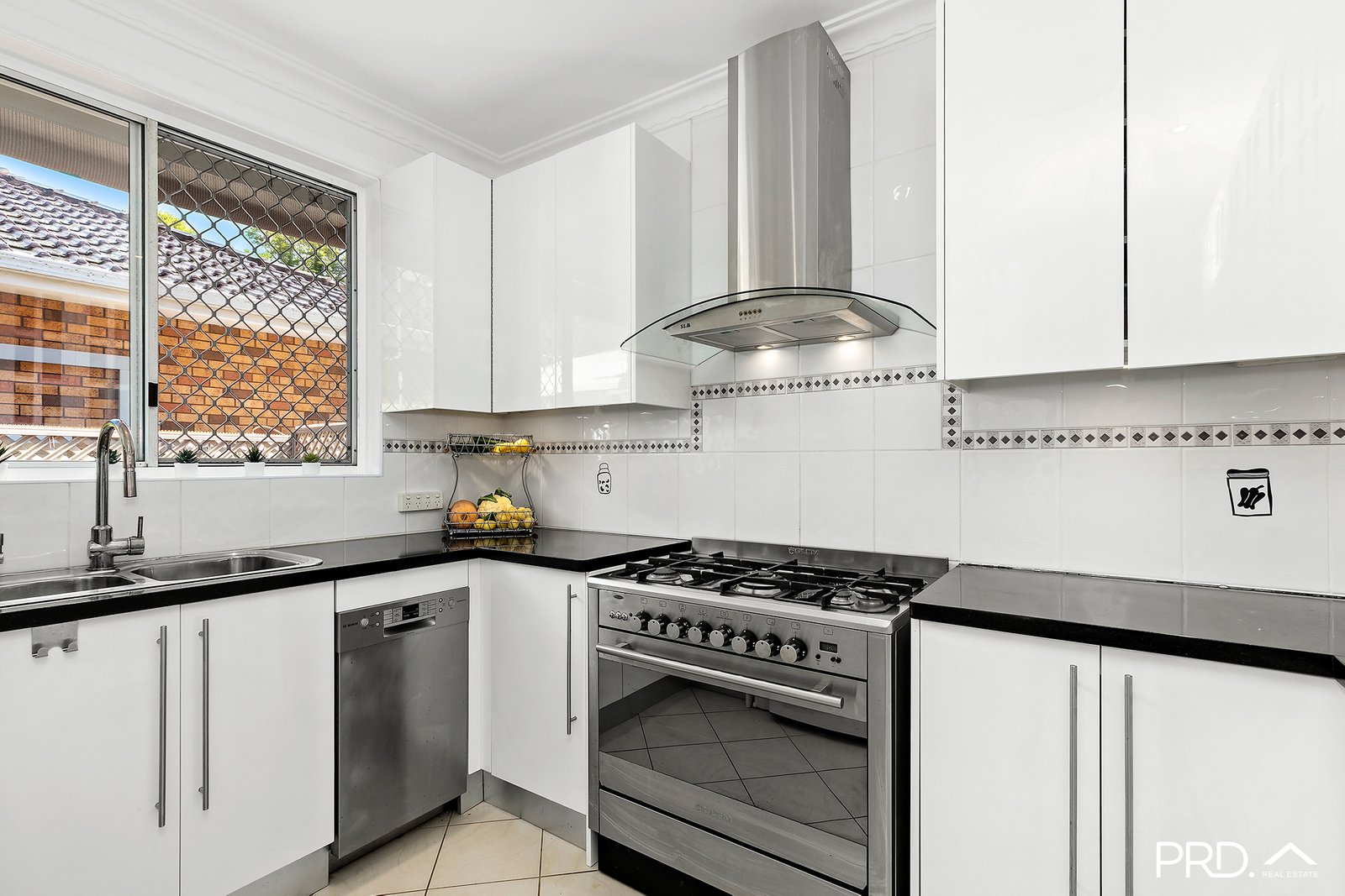 3/8 Targo Road BEVERLEY PARK 4