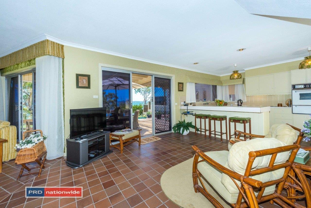 38 Thurlow Avenue NELSON BAY 9