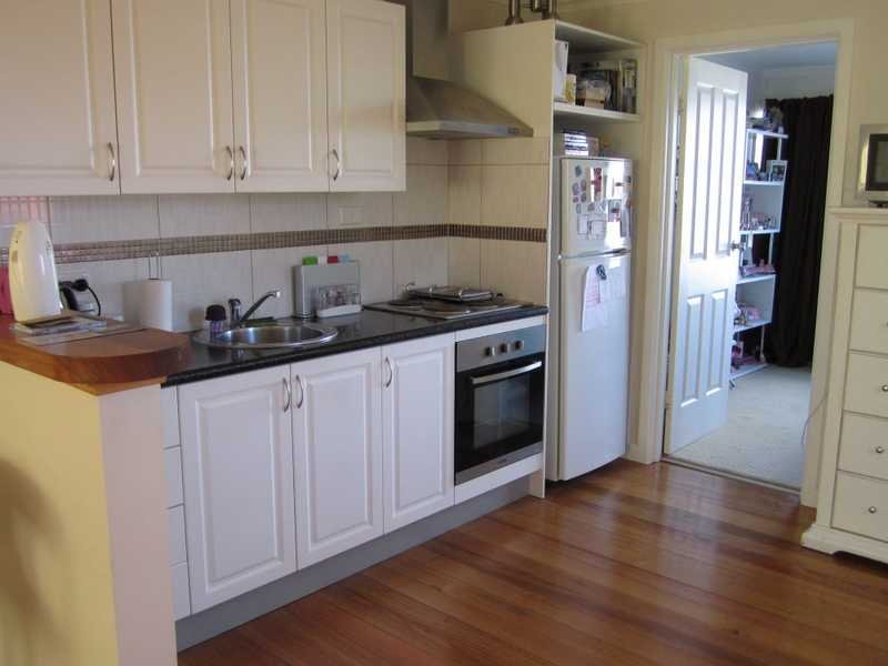 3/8 Tianna Road LINDISFARNE 2