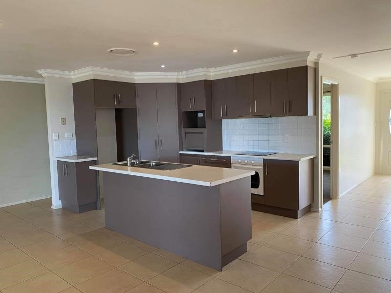 38 Warwick Road TAMWORTH 4