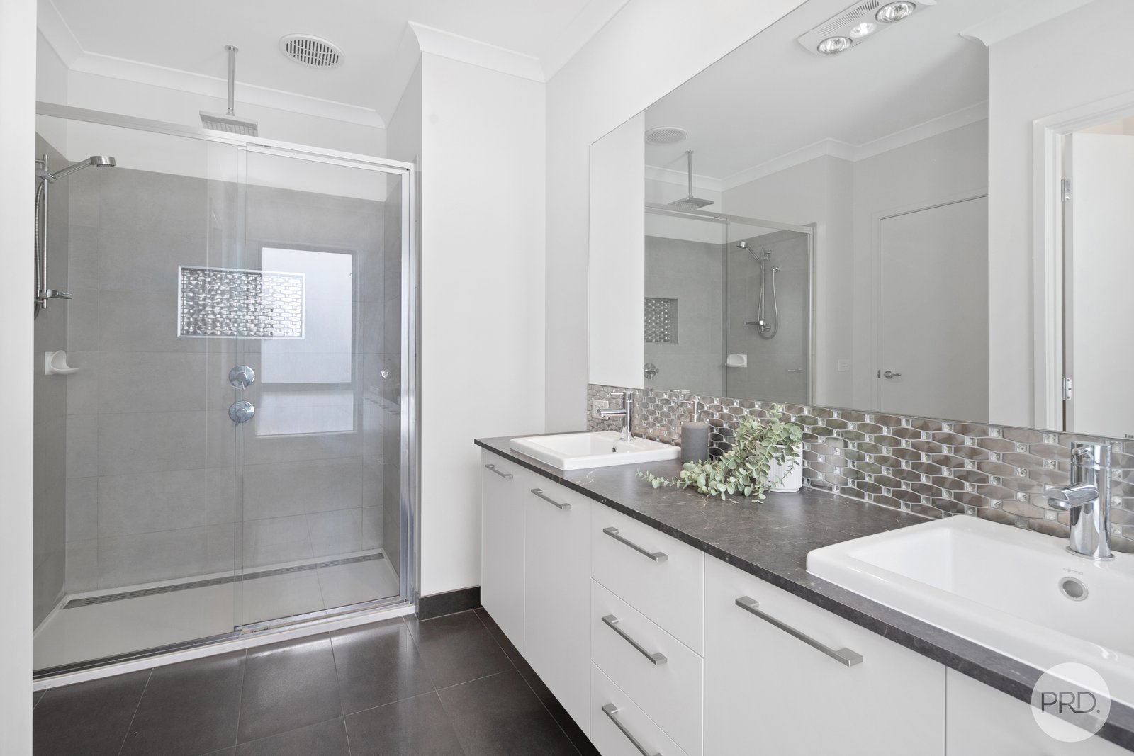 38 Yorkdale Boulevard WINTER VALLEY 11