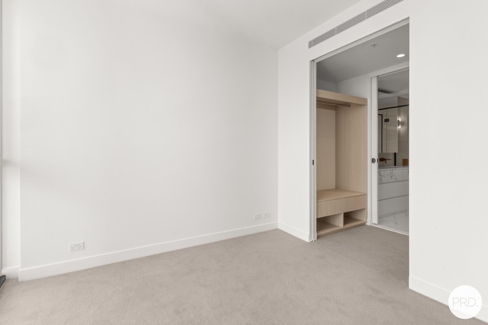 3807/63 La Trobe Street MELBOURNE 4