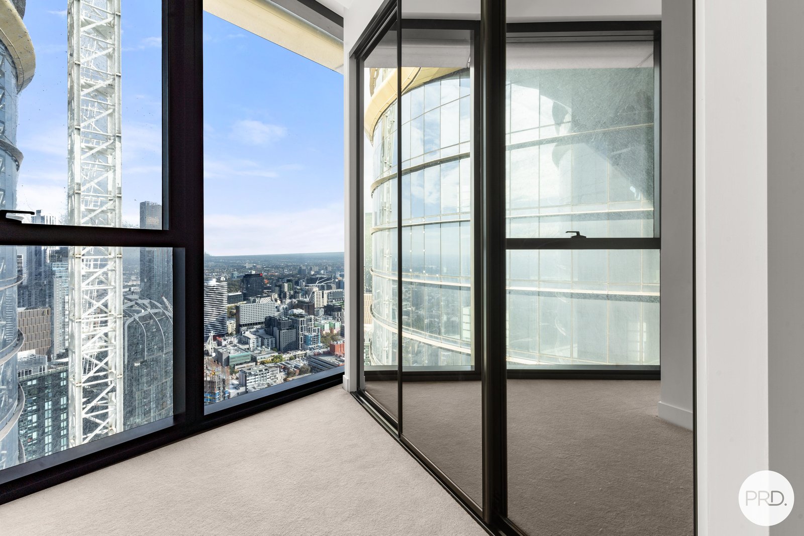 3807/63 La Trobe Street MELBOURNE 10