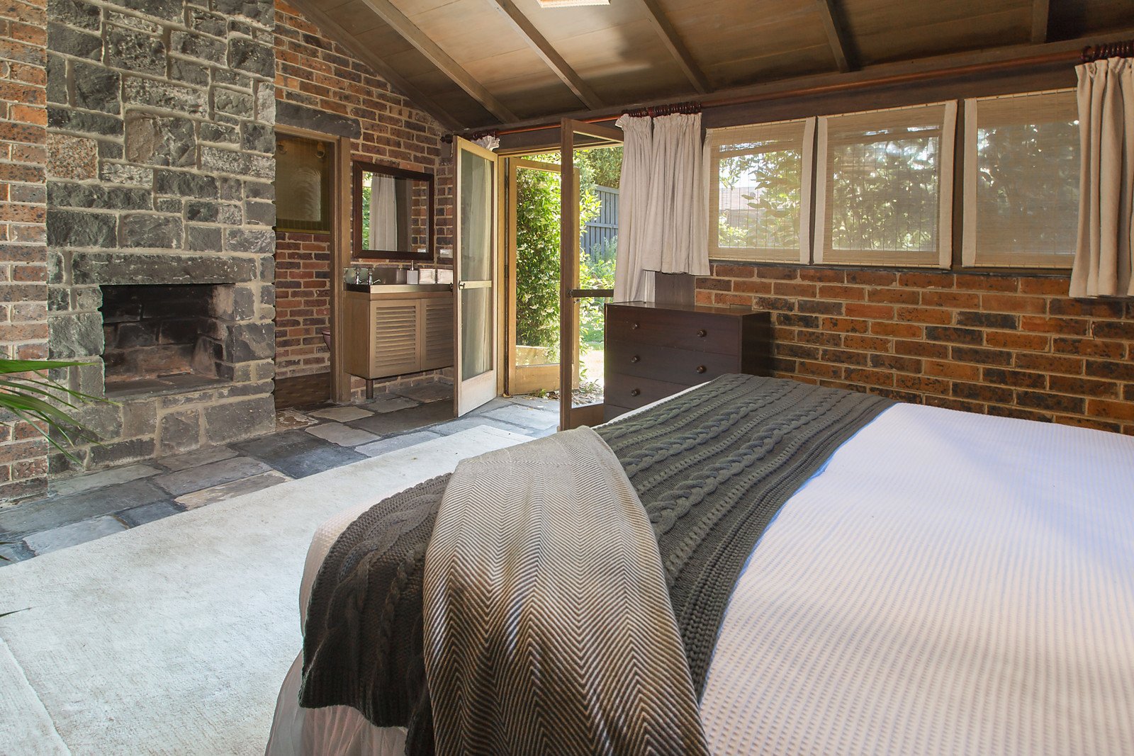 Real Estate and Property in 3808 Point Nepean Road, Portsea, VIC