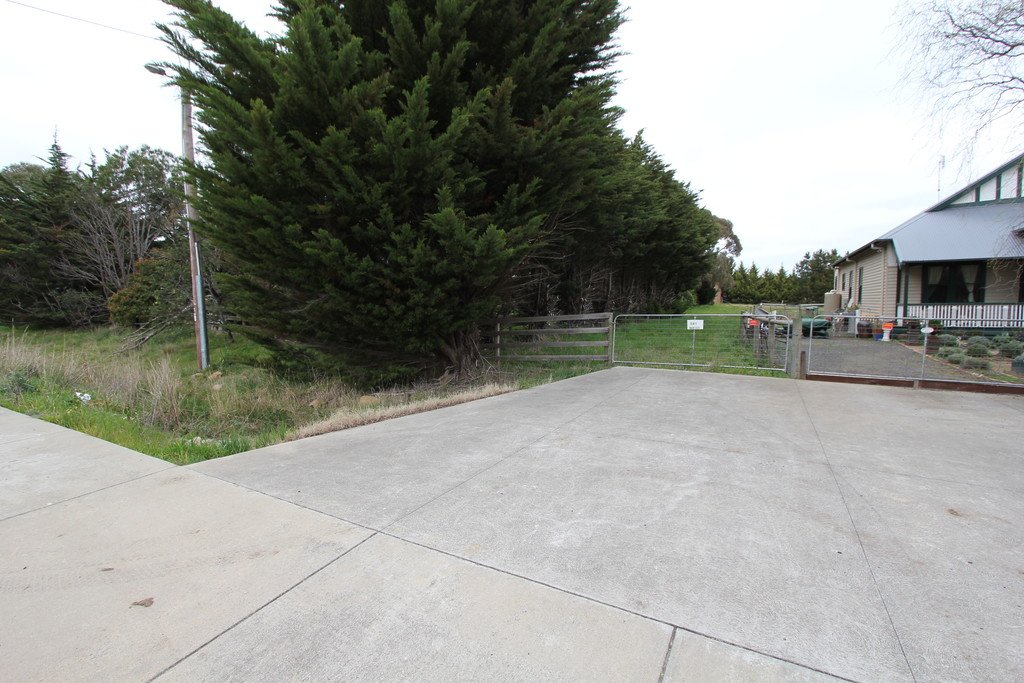 381 Old Melbourne Road BALLAN 9