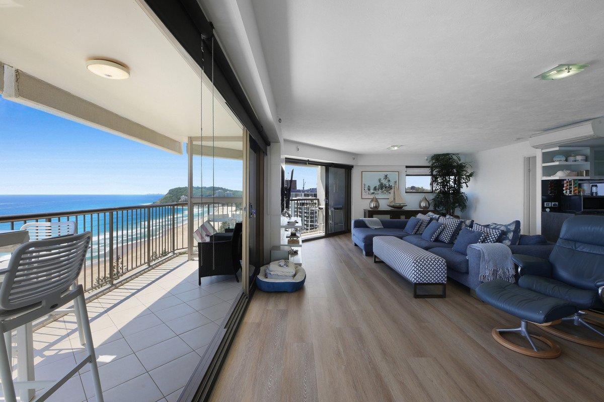 38/146 The Esplanade Burleigh Heads 3