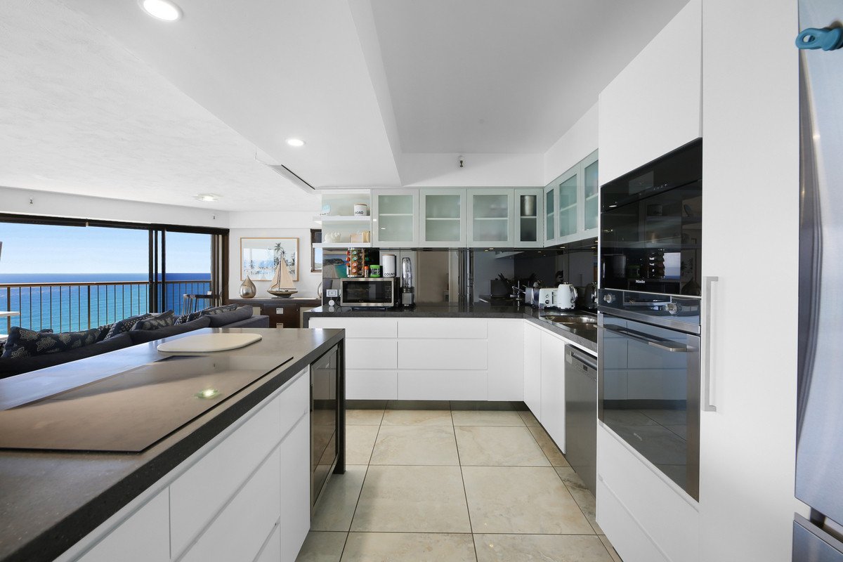 38/146 The Esplanade Burleigh Heads 7