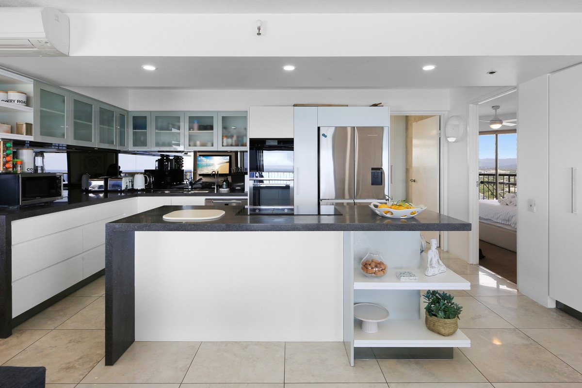 38/146 The Esplanade Burleigh Heads 8