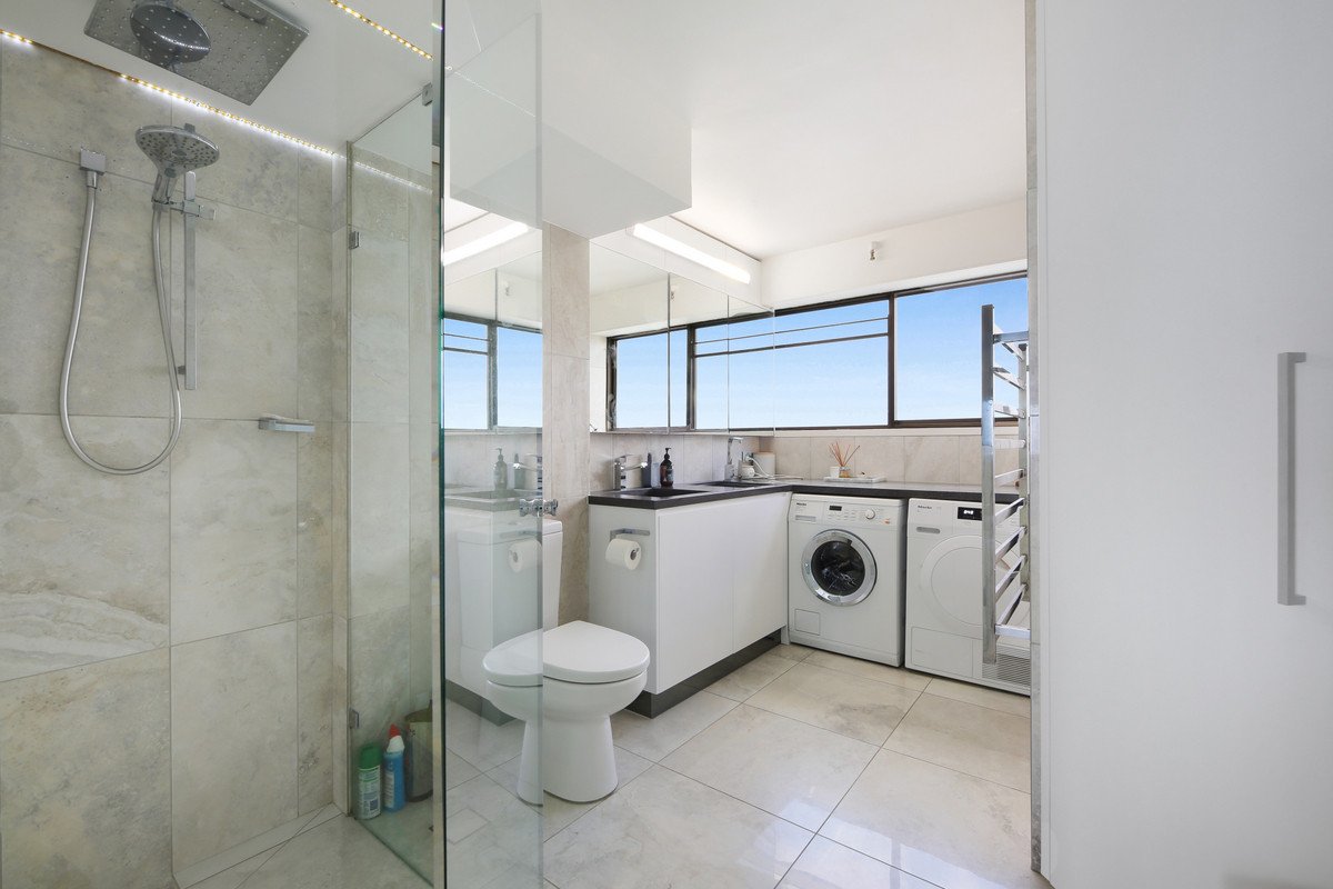 38/146 The Esplanade Burleigh Heads 18