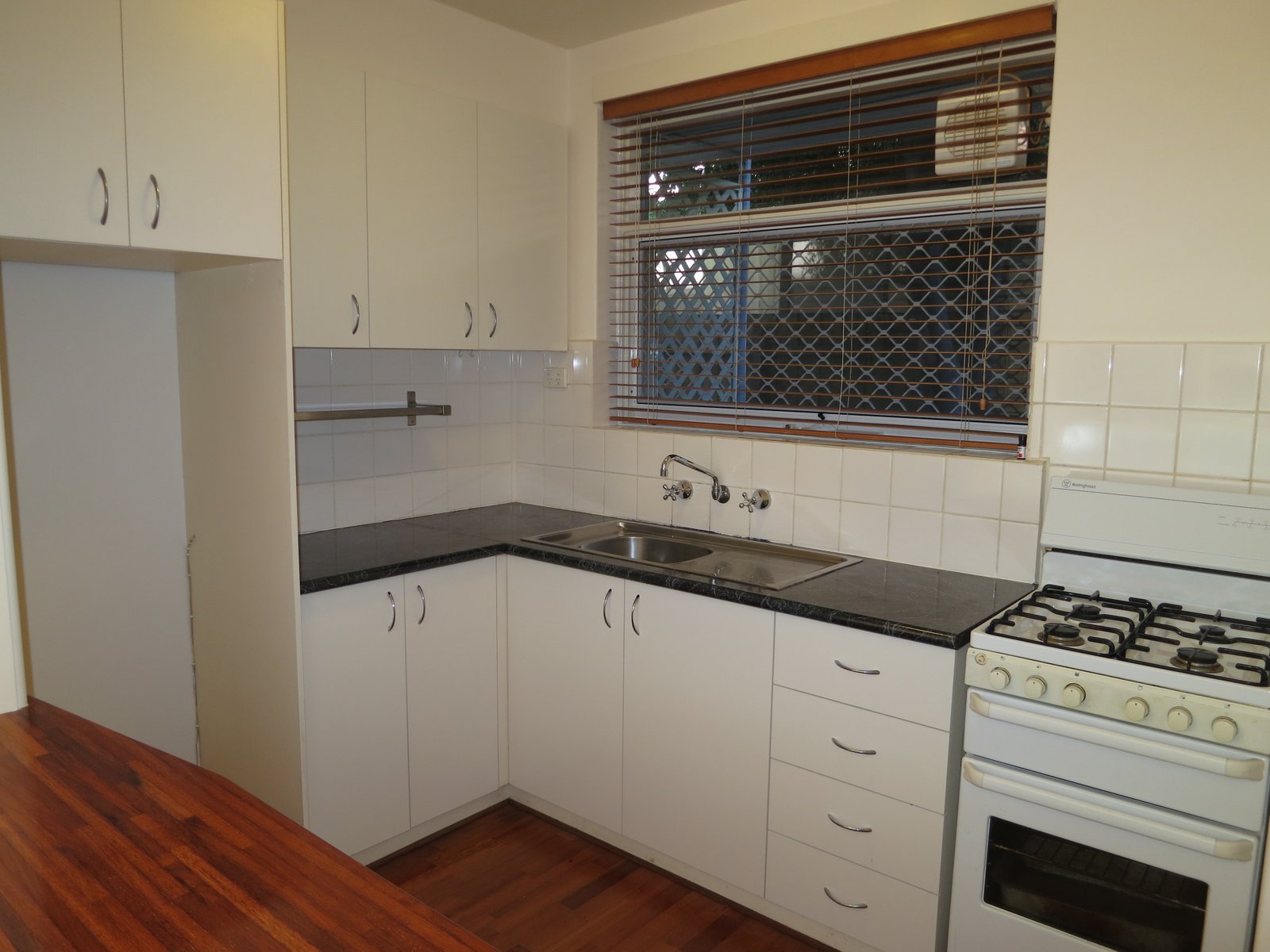Gallery: 3/82 Pakington Street